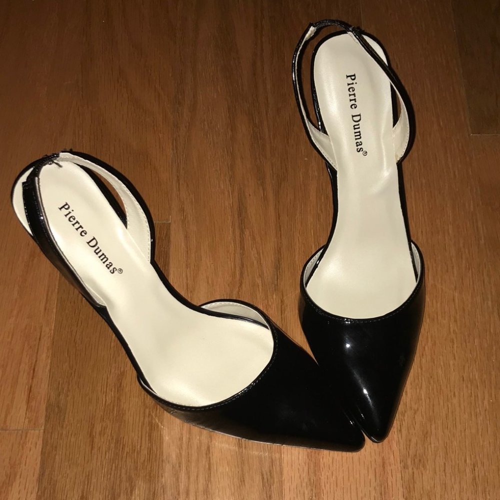 NWOT Pierre Dumas Black Patent Pointed Stiletto